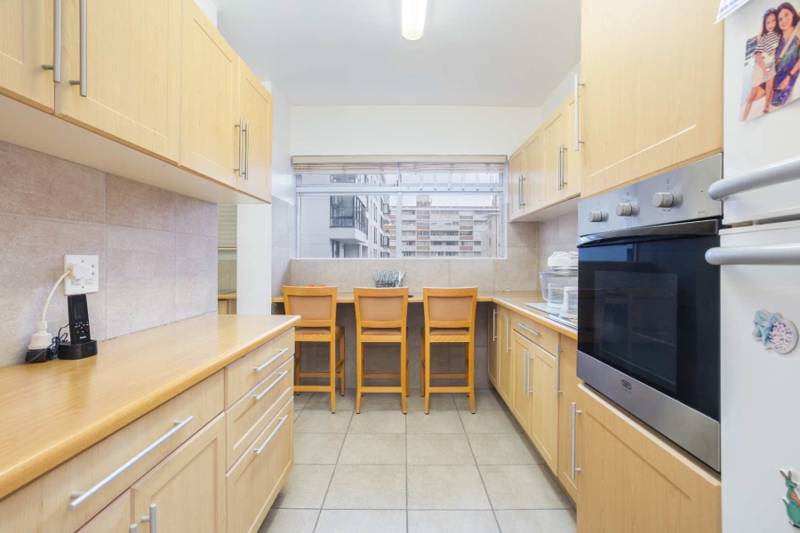 2 Bedroom Property for Sale in Sea Point Western Cape